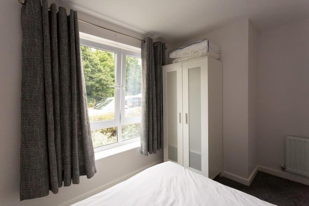 The Beeches 3 - Serviced Apartment Sheffield Bagian luar foto