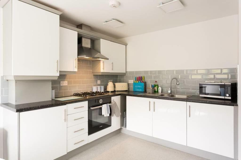 The Beeches 3 - Serviced Apartment Sheffield Bagian luar foto