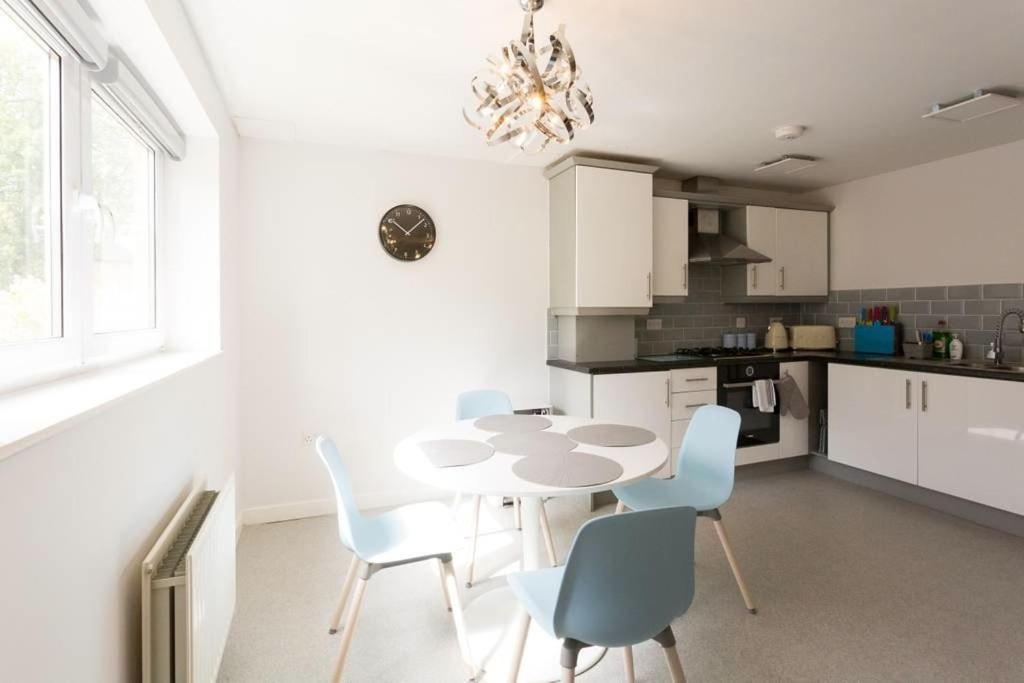 The Beeches 3 - Serviced Apartment Sheffield Bagian luar foto
